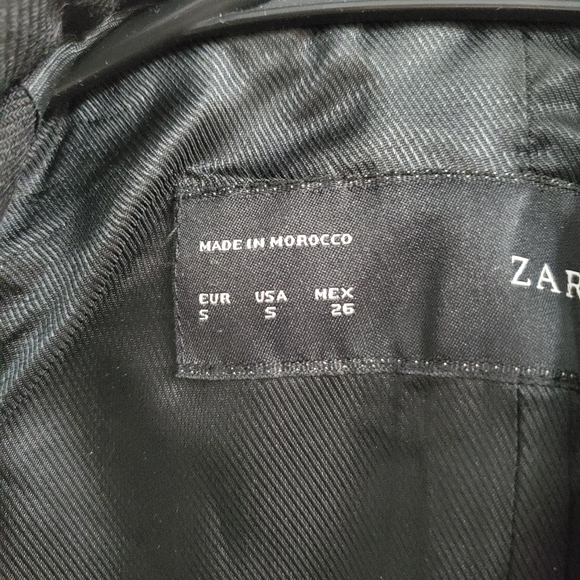 ZARA BASIC Black Crop Blazer with Gold Buttons - Picture 7 of 8